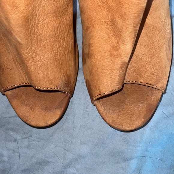 Aldo Suede Camel Peep-Toe Bootie, Size 7.5 - Picture 4 of 15